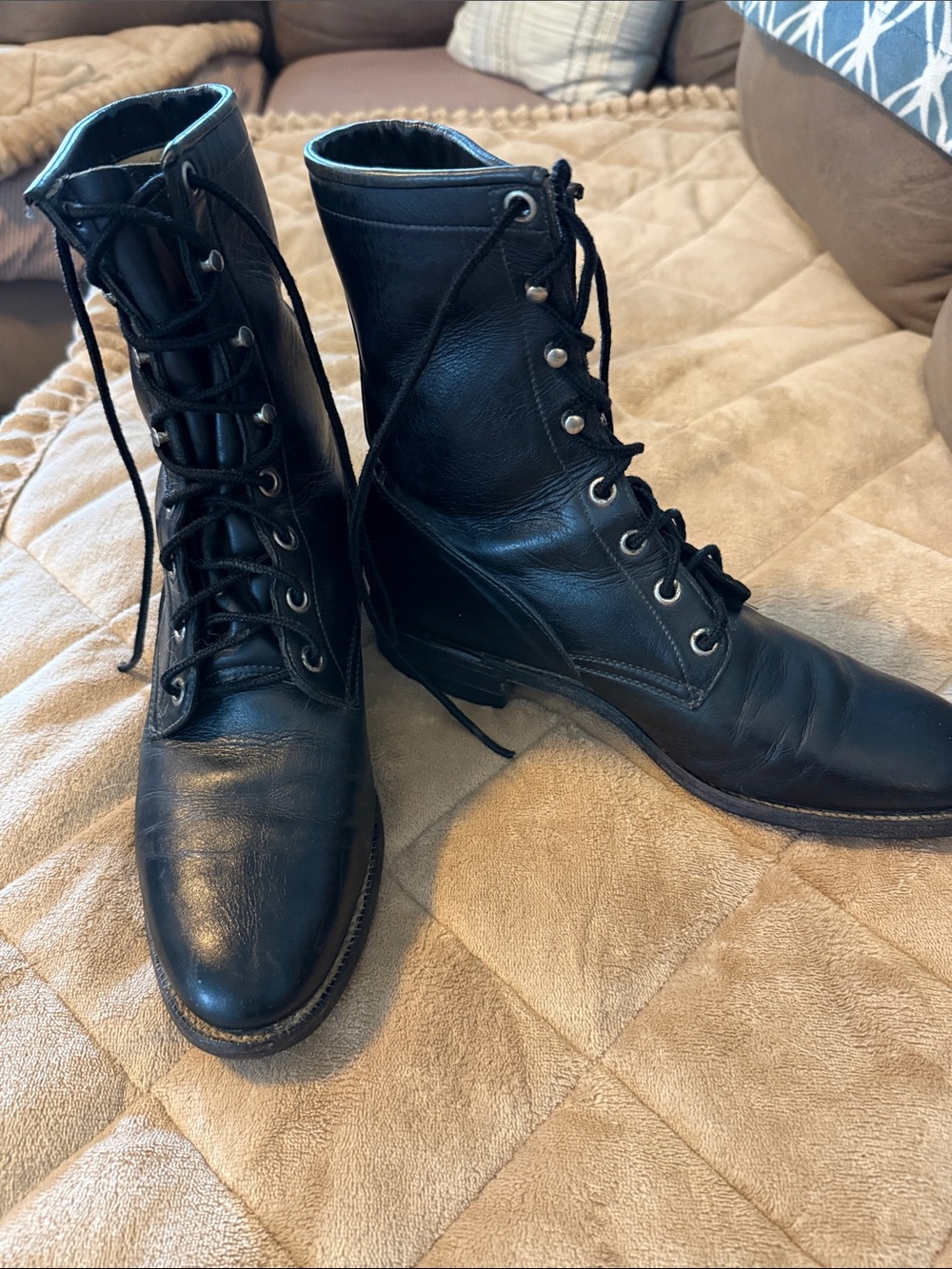 Justin Vintage Women’s Black Lace-Up Leather Combat Boots